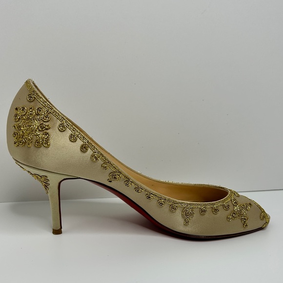 CHRISTIAN LOUBOUTIN Satin Embroidered Accent Pumps Sz 41 - Picture 5 of 11